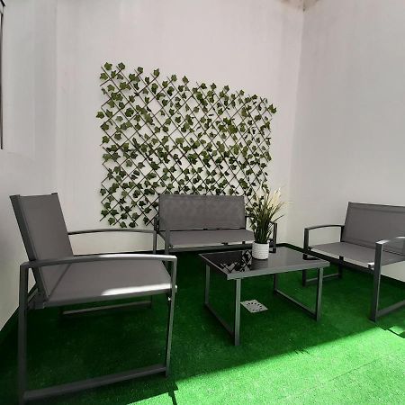 Tropical Garden Apartment อาลิกันเต ภายนอก รูปภาพ