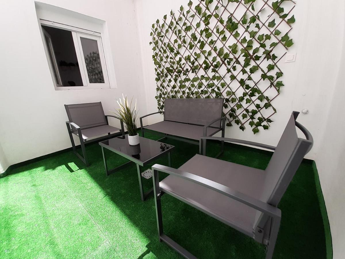 Tropical Garden Apartment อาลิกันเต ภายนอก รูปภาพ