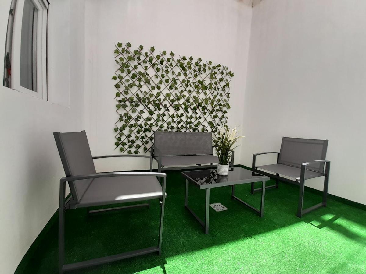 Tropical Garden Apartment อาลิกันเต ภายนอก รูปภาพ