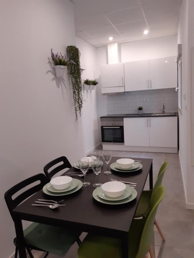 Tropical Garden Apartment อาลิกันเต ภายนอก รูปภาพ